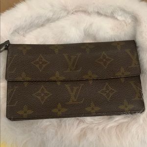 Authentic Louis Vuitton Monogram Brown Clutch/Wallet!